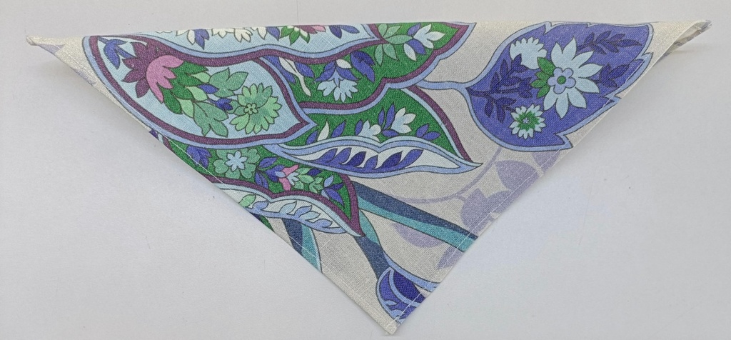 91B227 Scarf 9" x 9"