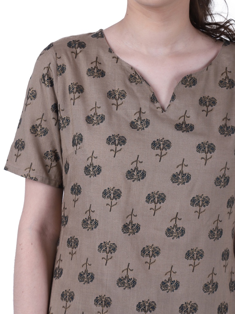 Pataudi Patiala Suit (Top Closeup)