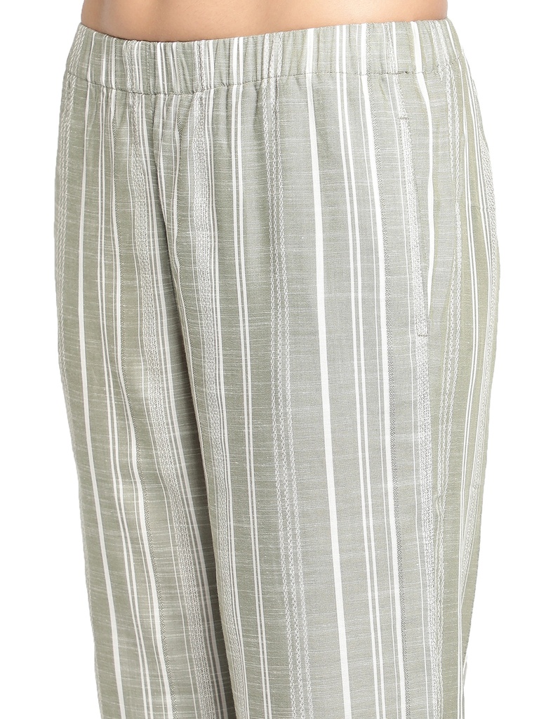 Stella (W) Closeup 2