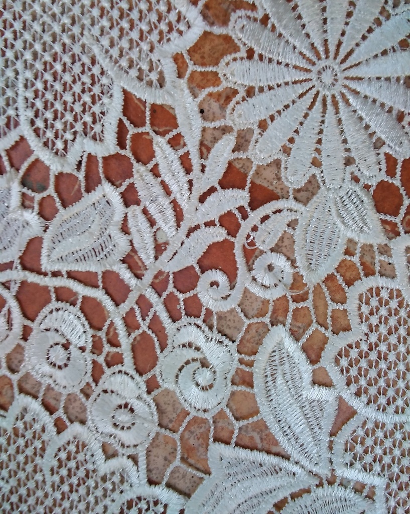 [CH 124 100% POLYESTER (120-125 CMS) (Lace)] CH 124