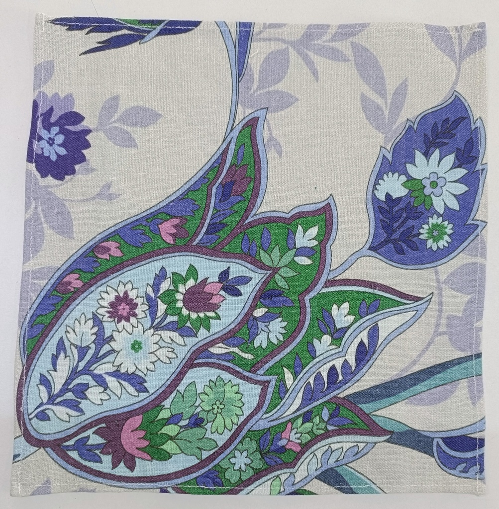 91B227 Scarf 9" x 9"