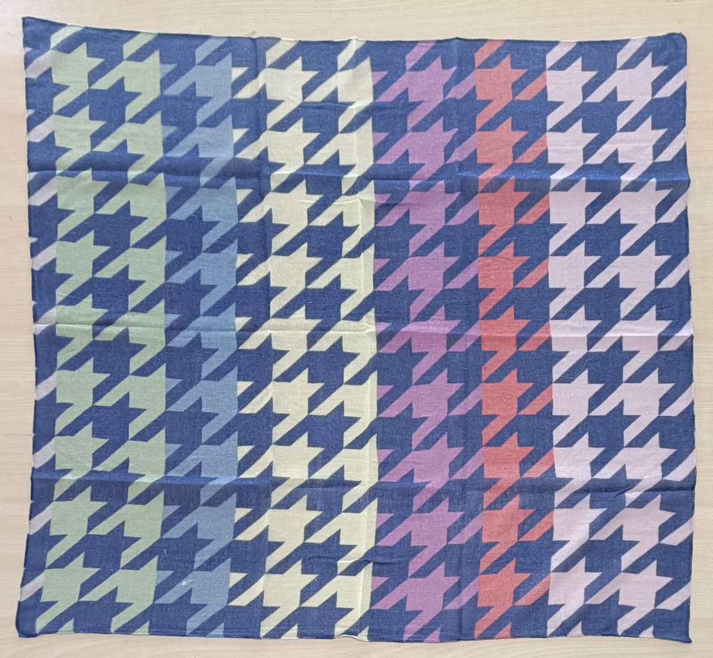 91B238 Scarf 94cm x 98cm