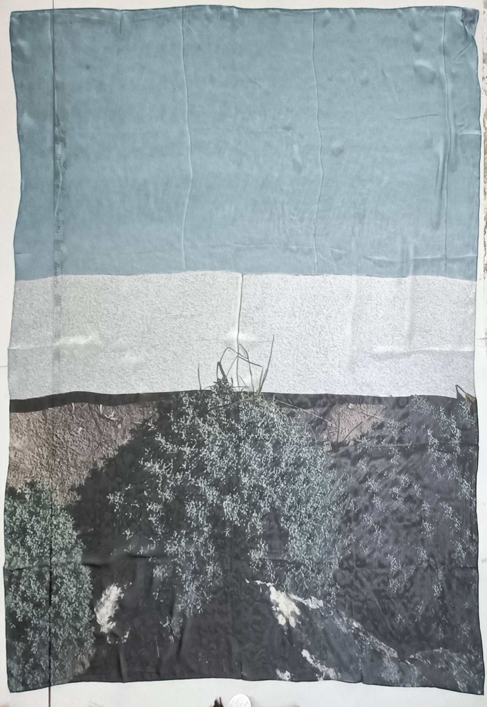 91B75 Scarf 166cm x 136cm