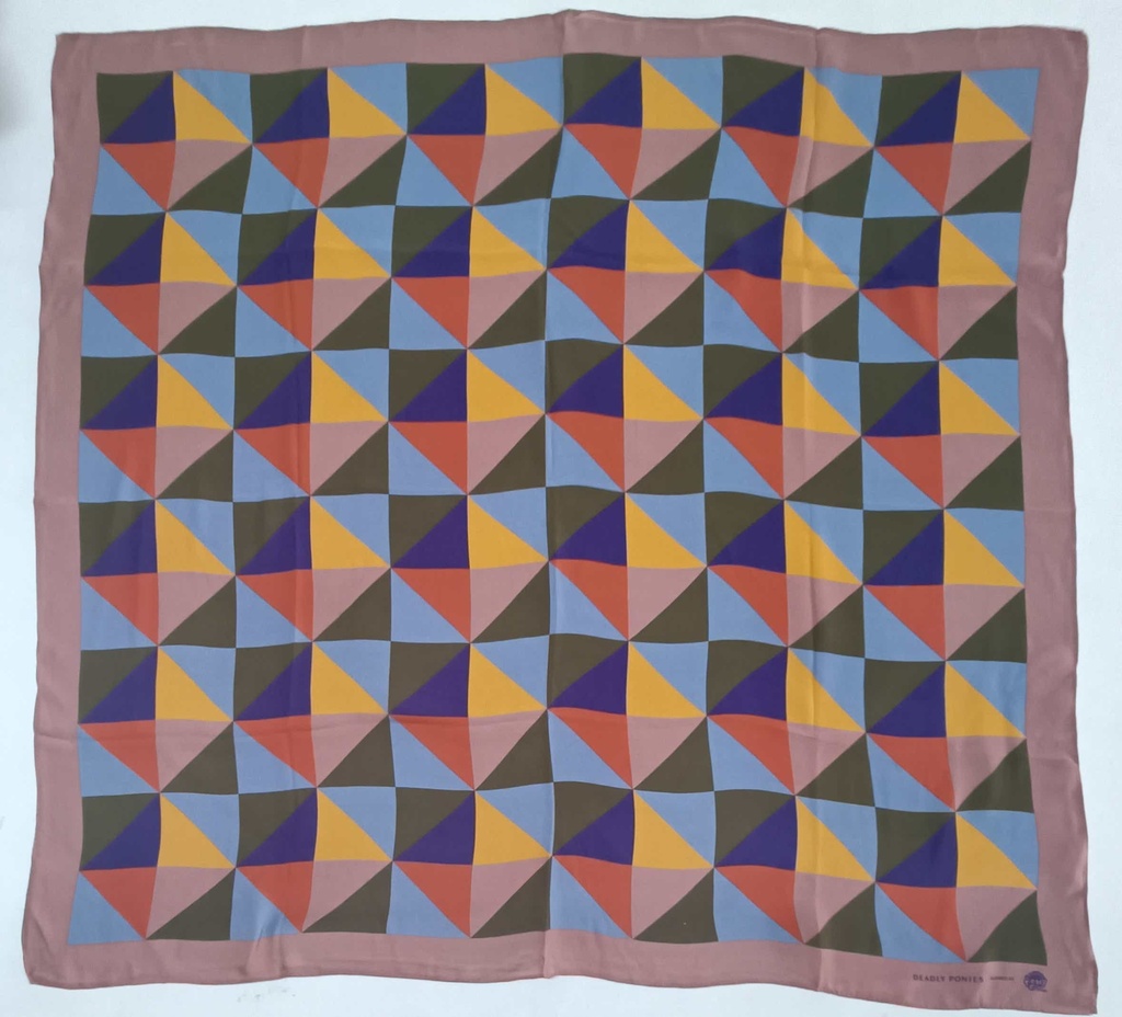 91B309 Scarf 90cm x 90cm