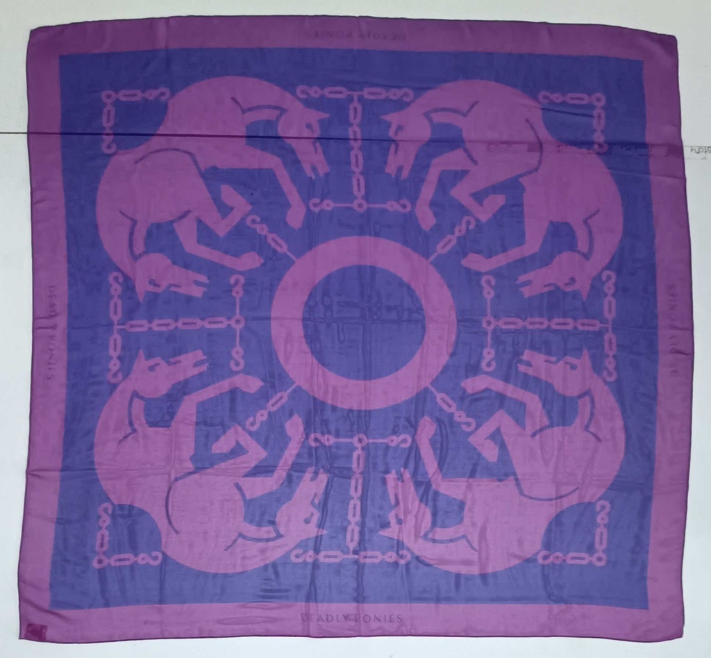 91B122 Scarf 91cm x 88cm