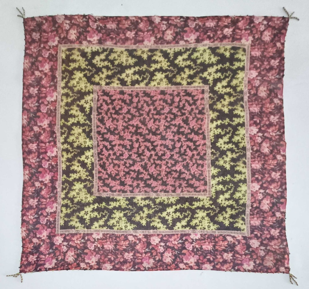 91B152 Scarf 90cm x 90cm
