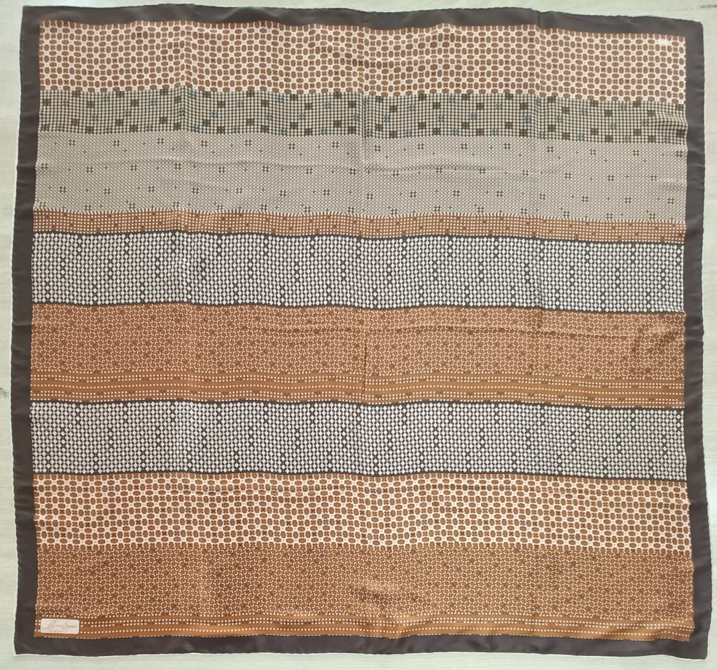 91B184 Scarf 36" x 36"