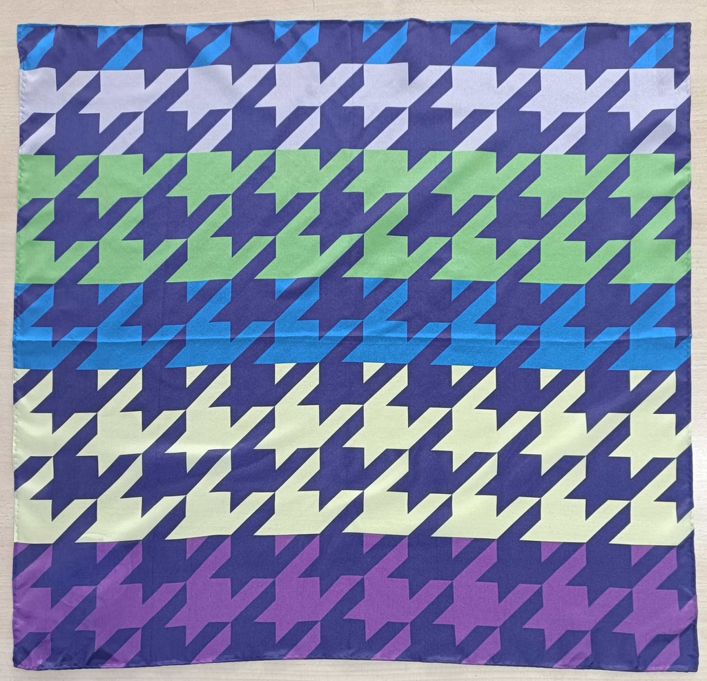 91B196 Scarf 22" x 23"