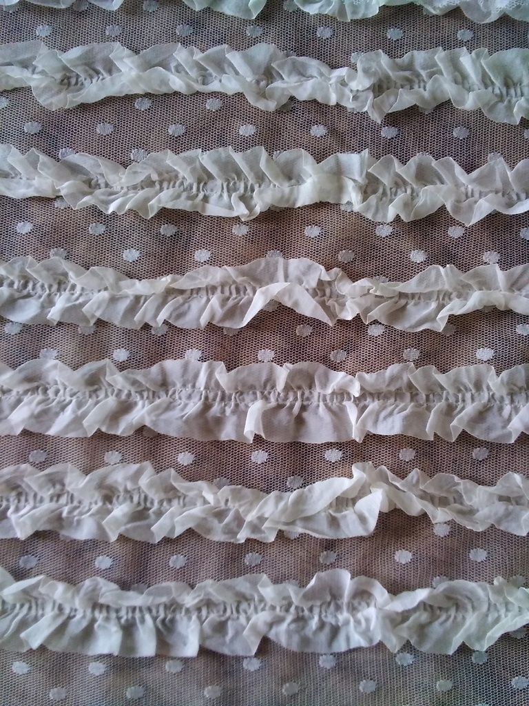 [CH 294(1) 100% POLYESTER (195 GLM) (127 CMS) (Frills on lace )] CH 294 (1)