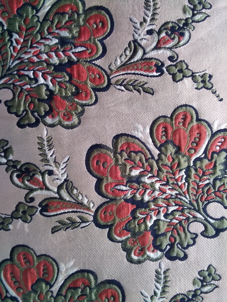 [CH 392(1) 100% POLYESTER (143 CMS) (Jacquard)] CH 392 (1)