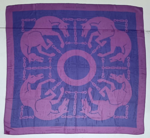 91B122 Scarf 91cm x 88cm